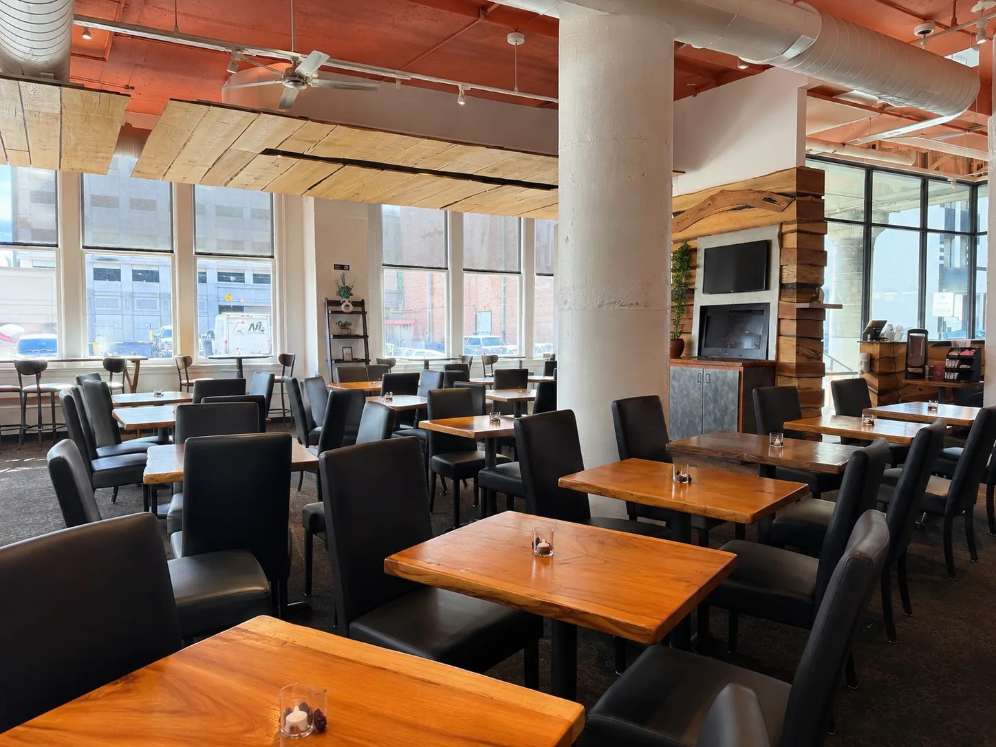 Inside Jay’s Downtown Memphis