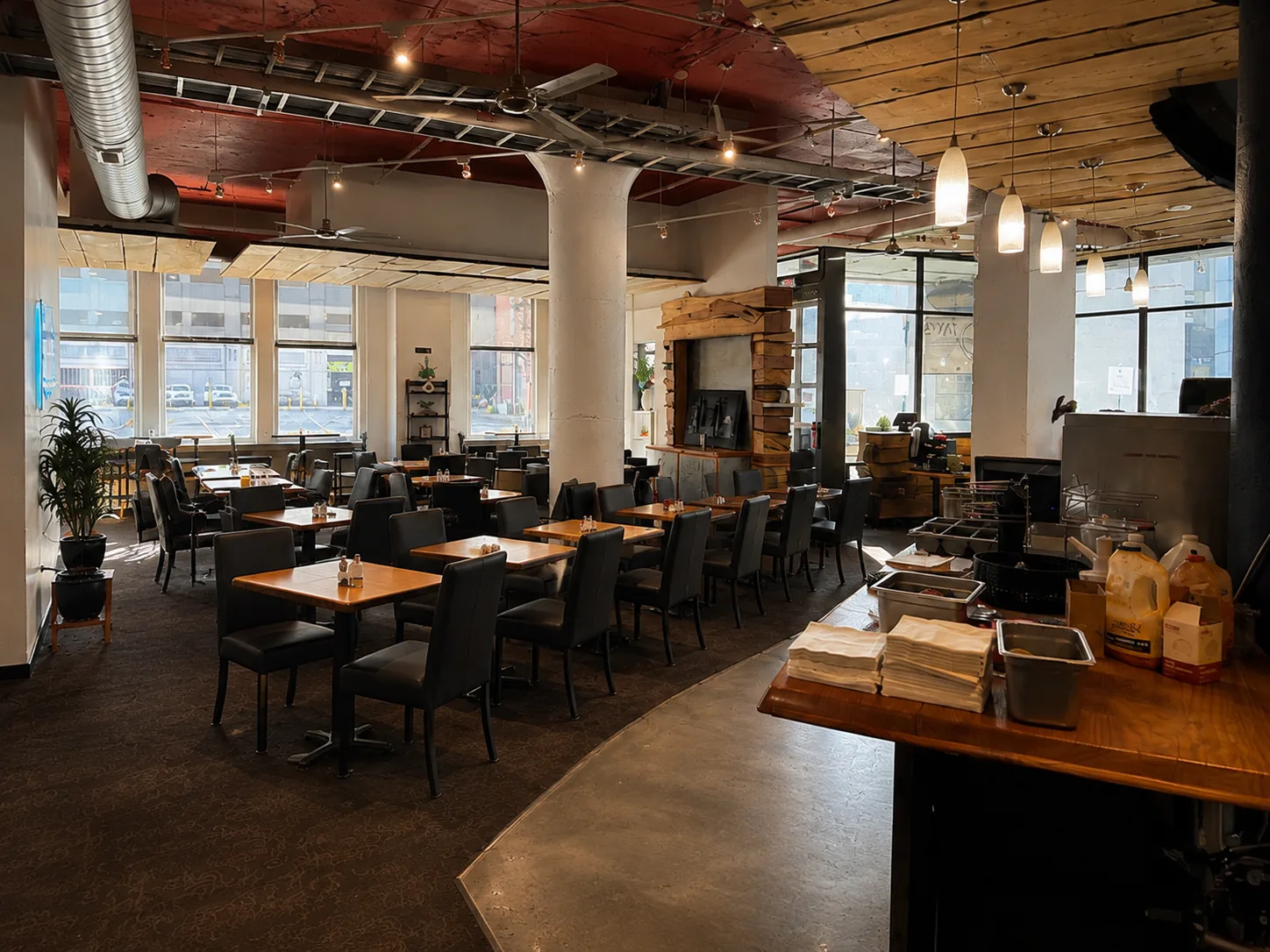 Jay’s Downtown Memphis dining room